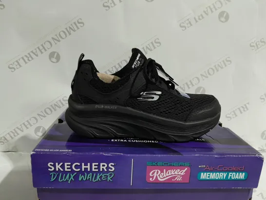 BOXED PAIR OF SKECHERS MOTION LACE UP TRAINERS IN BLACK - SIZE 3