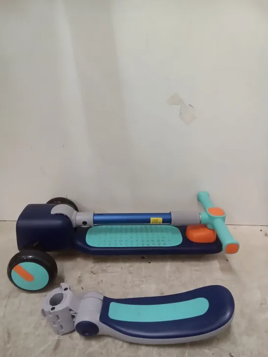 BOXED CHILDRENS SCOOTER 