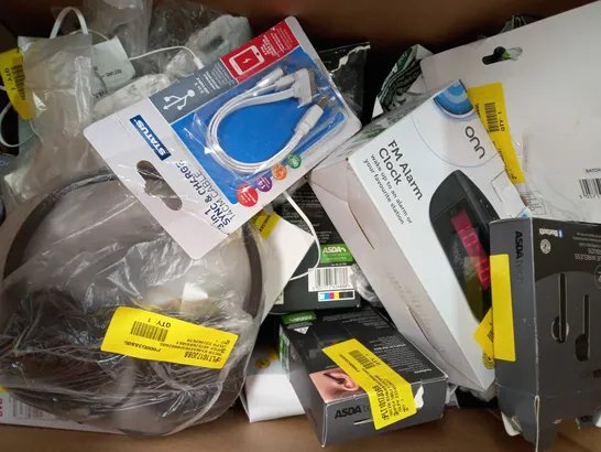 BOX OF APPROXIMATELY 20 ASSORTED ELECTRICAL ITEMS TO INCLUDE ASDA TECH USB-C TO USB-A CABLE, ASDA TECH SLIM POWER BANK, BLACKWEB HDMI CABLE, ETC