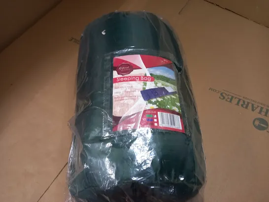 PACKAGED GREEN SLEEPING BAG - SIZE APPROX 190X70CM