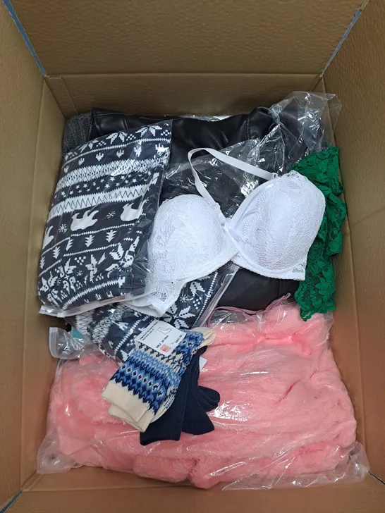 BOX OF APPROX. 40 ASSORTED CLOTHING VARYING IN SIZE/COLOUR/STYLE TO INCLUDE:  TOPS, JEANS, JUMPERS