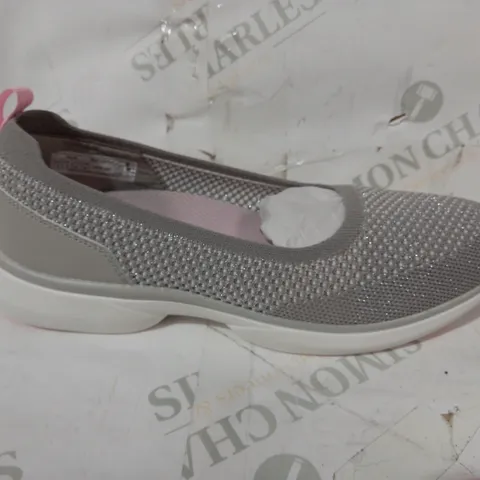 BOXED PAIR OF VIONIC KALLIE BALRNA IN GREY UK SIZE 6