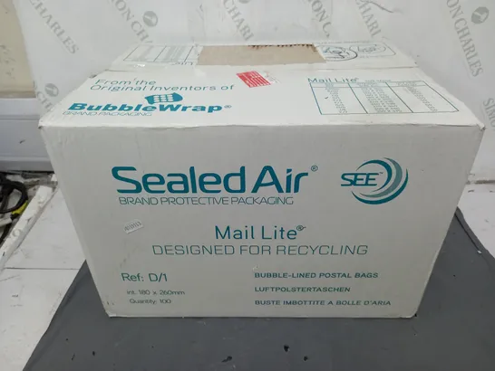 BOXED SEALED AIR MAIL LITE D/1 BUBBLE LINED POSTAL BAGS IN WHITE (QTY IN BOX: 100)