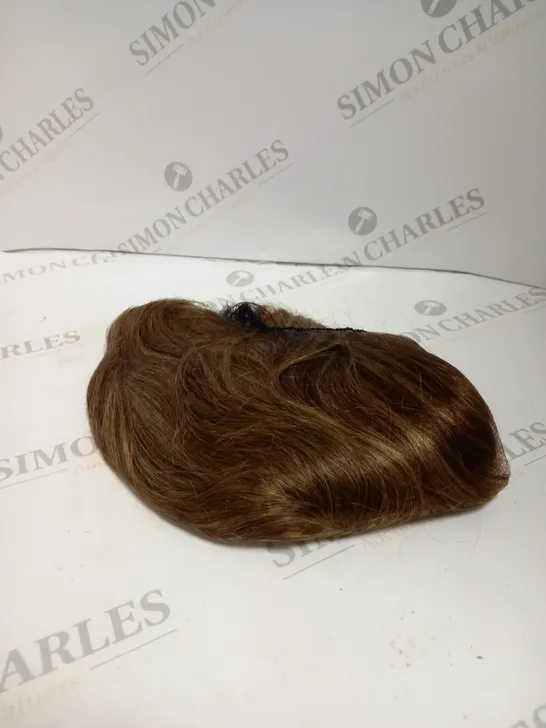 BROWN WITH BLONDE HIGHLIGHTS WIG. 