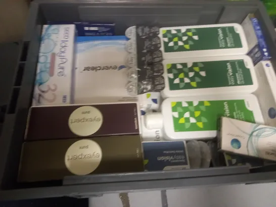 LOT OF ASSORTED EYE CARE ITEMS TO INCLUDE SPECSAVERS, ACUVUE AND BAUSCH & LOMB