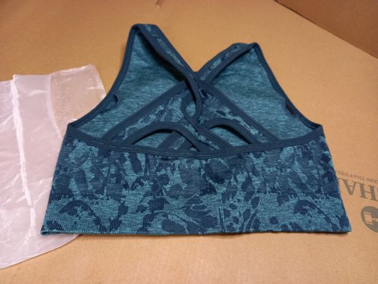 STYLE OF GYMSHARK GARDEN GREEN/LOGO TEXTURED SPORTS BRA - SMALL