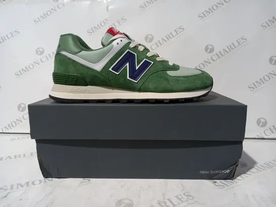 BOXED PAIR OF NEW BALANCE TRAINERS IN GREEN UK SIZE 8