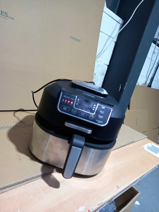 TOWER T17086 VORTX AIR FRYER AND GRILL