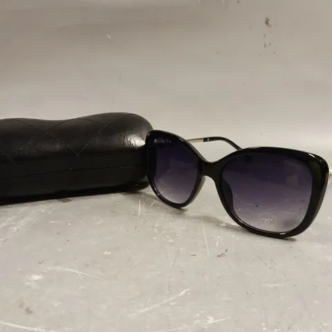 CHANEL PEARL EFFECT FULL RIM SUNGLASSES 