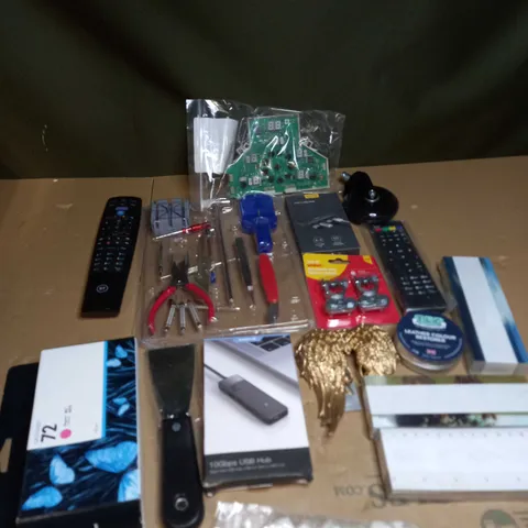 BOX OF ASSORTED ITEMS TO INCLUDE REMOTE CONTROL, USB HUB AND WATCH FIXING KIT