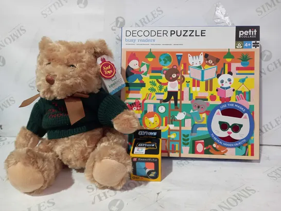 BOX OF APPROXIMATELY 10 ASSORTED TOYS AND GAMES TO INCLUDE SPEED CUBE, KEEL TOYS SOFT BEAR, PETIT COLLAGE DECODER PUZZLE, ETC