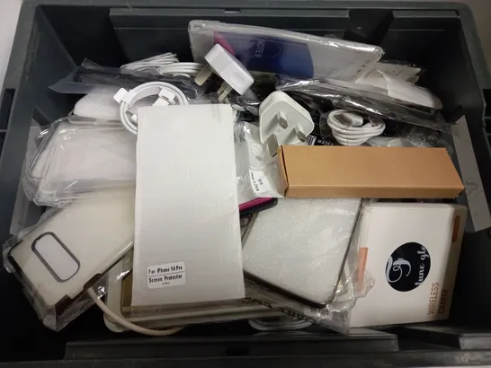 BOX OF APPROX 15 ITEMS INCLUDING ASSORTED PHONE CASES AND CABLES FOR VARIOUS MODELS