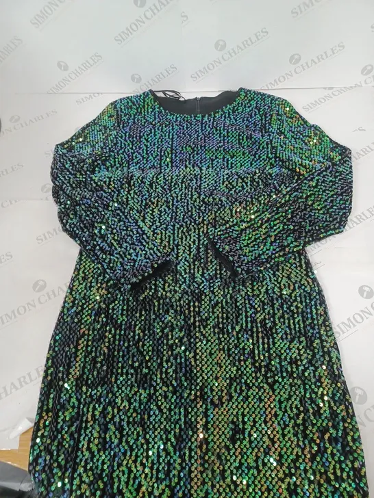 QUIZ SEQUIN OCCASSIONAL DRESS SIZE 12