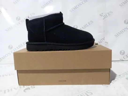 BOXED PAIR OF UGG KIDS CLASSIC ULTRA MINI SHOES IN BLACK UK SIZE 12