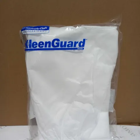 BOX OF APPROXIMATELY 15 BRAND NEW KLEENGUARD BREATHABLE SPLASH & PARTICLE PROTECTION TROUSERS - XL