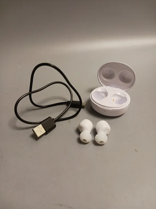 JVC GUMY MINI EARBUDS IN COCONUT WHITE INCLUDES CHARGING CABLE