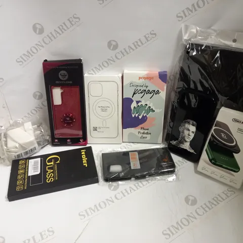 LOT OF APPROXIMATELY 15 PHONE ACCESSORIES AND ELECTRICALS TO INCLUDE TEMPERED GLASS SCREEN PROTECTORS, POWER BANKS, TABLET CASES, ETC