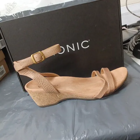 BOXED PAIR OF WEDGE HEELED SANDALS IN TAN COLOUR SIZE UNSPECIFIED 