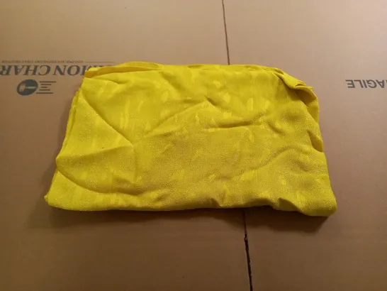 BOX OF APPROX 40 BRAND NEW DESTELLO VISCOSE LUREX YELLOW 