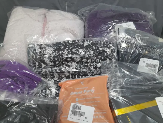 BOX OF APPROXIMATELY 15 ASSORTED CLOTHING ITEMS IN VARIOUS STYLES, COLOURS AND SIZES TO INCLUDE SHAPEWEAR, JEANS, JUMPERS ETC