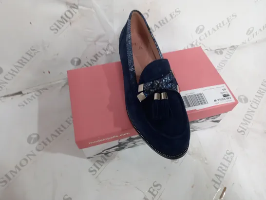 MODA IN PELLE NAVY SUEDE WIDE FIT BOW TRIM SMART LOAFER SIZE 40