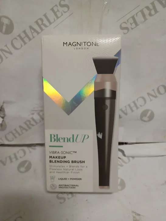 MAGNITONE BLENDUP VIBRA-SONIC MAKEUP BLENDING BRUSH 