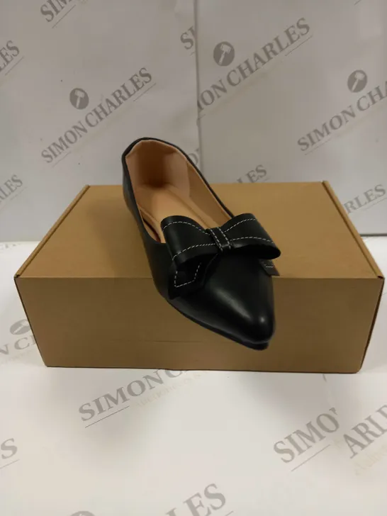 BOXED PAIR OF UNBRANDED WOMEN SHOES UK SIZE 7