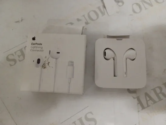 APPLE EARPODS LIGHTNING CONNECTOR WIRED - WHITE 