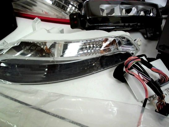 TRAY OF ASSORTED PARTS, RENAULT REAR LIGHT UNIT, RENAULT AERIAL, PAIR CONTINENTAL AQUA WIPERS, PAIR MIRROR COVERS, FOG LIGHT UNITS, UNSPECIFIED.