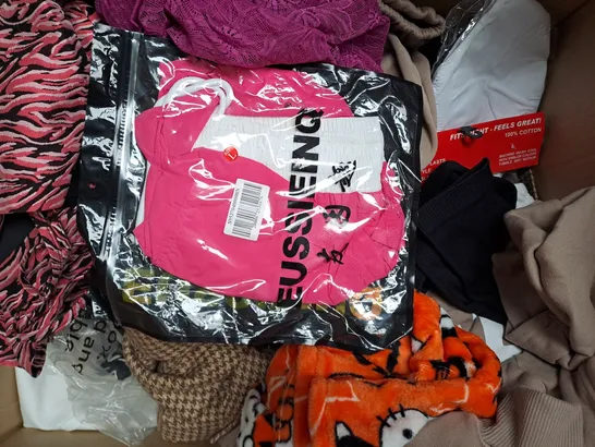 BOX OF APPROXIMATELY 20 ASSORTED CLOTHING AND FASHION ITEMS TO INCLUDE ASOS DESIGN, GEAR, ETC