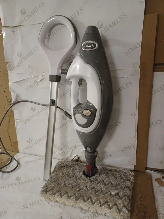 SHARK CLEANER STEAM MOP