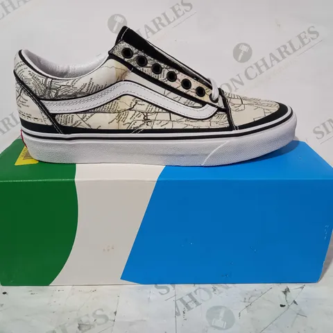 BOXED PAIR OF VANS OLD SKOOL TRANERS IN COFFEE STAIN COLOUR W. MAP DESIGN UK SIZE 6