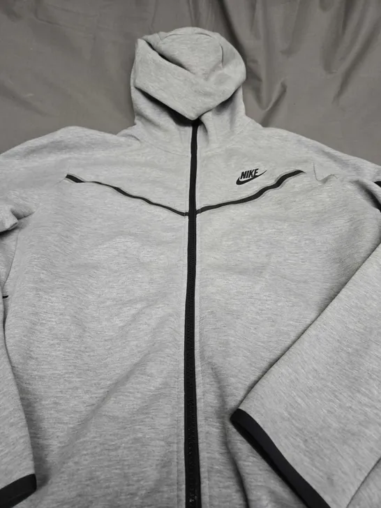 NIKE LIGHT GREY TRACKSUIT JACKET - LARGE