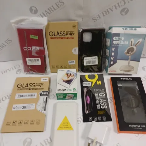 APPROXIMATELY 20 ASSORTED MOBILE/TABLET ACCESSORIES TO INCLUDE PROTECTIVE CASES, USB CHARGERS, SCREEN PROTECTORS ETC 