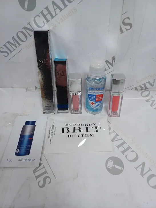 APPROXIMATELY 7 ASSORTED HEALTH & BEAUTY PRODUCTS TO INCLUDE LANCOME EYE PENCIL, MAYBELLINE LIPSTICK, MASCARA ETC 