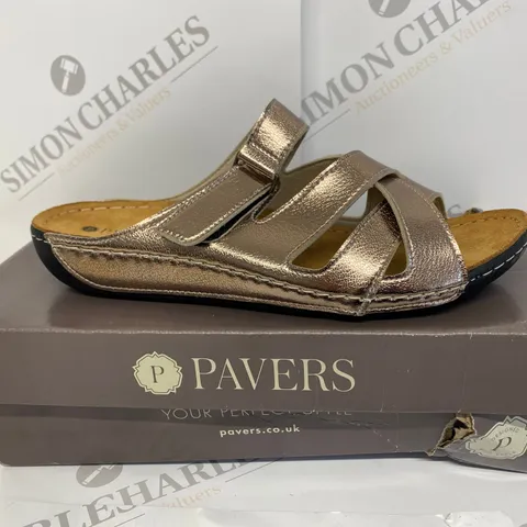 BOXED PAIR OF PAVERS SIZE 38 SHOES