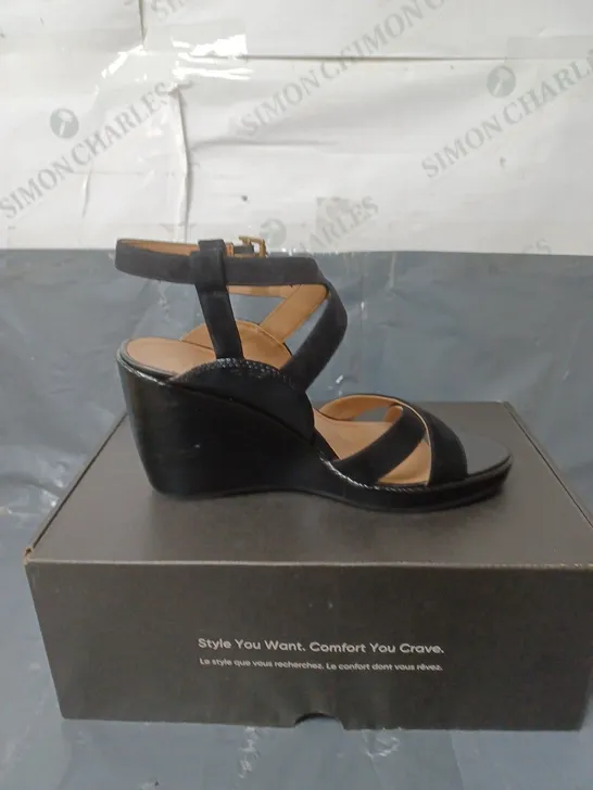 VIONIC WEDGE SANDALS BLACK SIZE 6