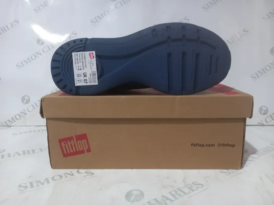 BOXED PAIR OF FITFLOP VITAMIN FFX KNIT SPORTS SNEAKERS IN BLUE UK SIZE 7