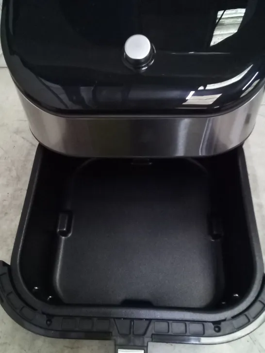 INSTANT VORTEX PLUS 6 IN 1 AIR FRYER 