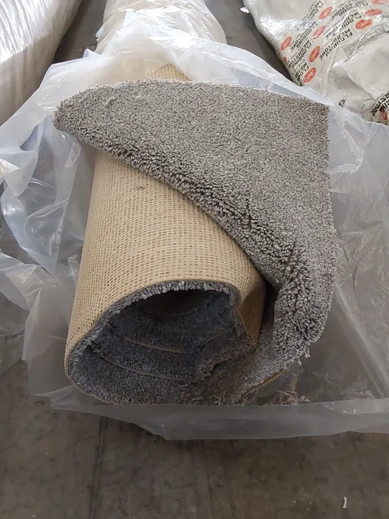 ROLL OF QUALITY EMPEROR PLATINUM CARPET // SIZE: APPROXIMATELY 4 X 2.4m