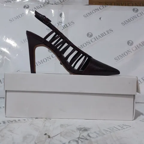 BOXED PAIR OF REISS DAPHNE SLINGBACK HEELS IN POMEGRANATE SIZE 6