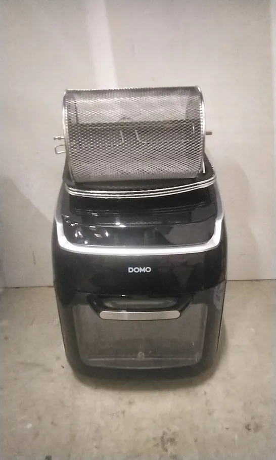 (FAULTY) BOXED DOMO DELI FRYER MULTIFUNCTIONAL OVEN WITH ACCESSORIES 