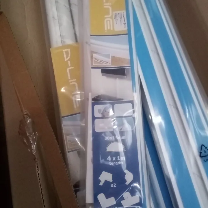 APPROXIMATELY 12 DLINE CABLE COVER SETS 4503399Simon Charles Auctioneers