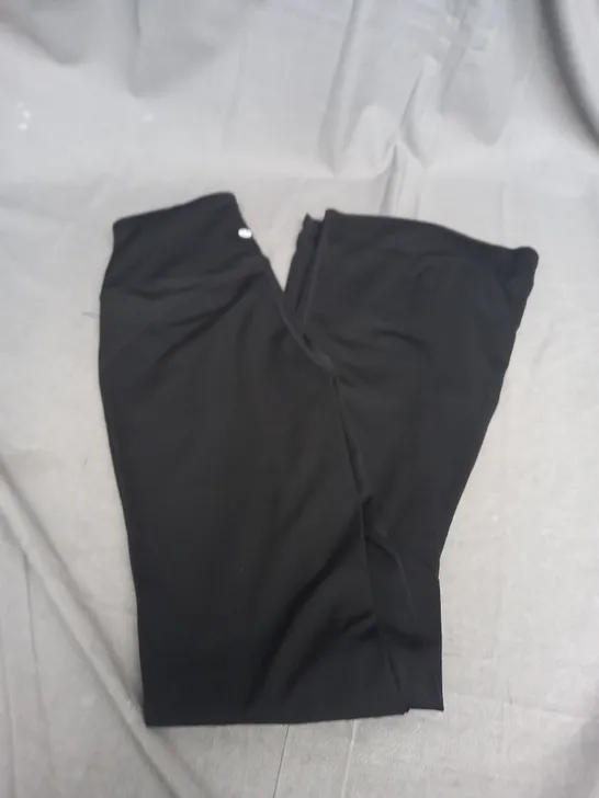 LULULEMON GROOVE PANTS SIZE 4