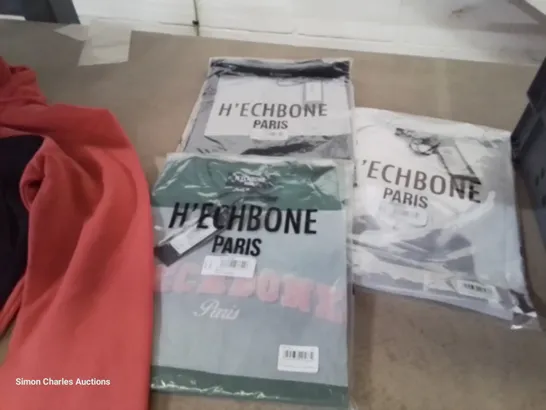 FIVE ITEMS OF H'ECHBONE CLOTHING, INCLUDING, SHORTS, SWEAT SHIRT, 3 × TEE SHIRTS