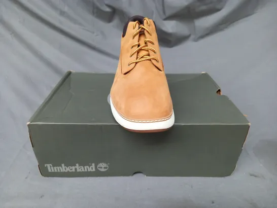 BOXED PAIR OF TIMBERLAND SHOES IN CAMEL UK SIZE 9.5