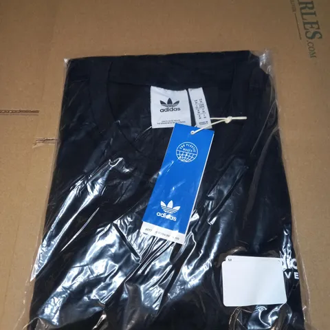 ADIDAS BLACK TSHIRT - SIZE M