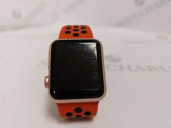 APPLE WATCH SERIES 7000 WITH RUBBER STRAP