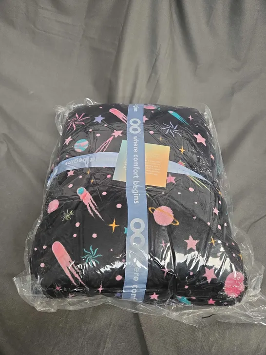 SEALED OODIE HOODED OVERSIZED BLANKET  - BLACK GALAXY