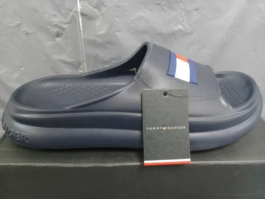 BOXED TOMMY HILFIGER FOAM SLIDES IN NAVY - 40/41